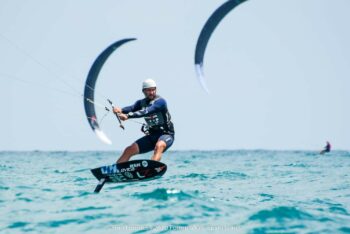 Olympic Team Kiter Florian Gruber bei der Spanischen Hydrofoil Meisterschaft.